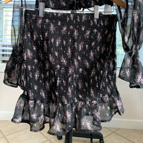 NWT Madden Girl Juniors Floral Two-Piece Top and Skirt Set- Size Large - Picture 7 of 8